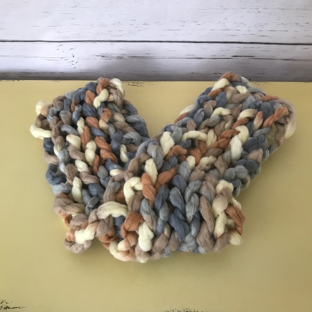 Handknit Infinity Scarf stone - Picture 3 of 4
